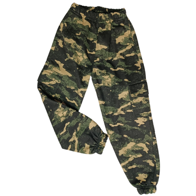 Jogger camuflado color verde oscuro